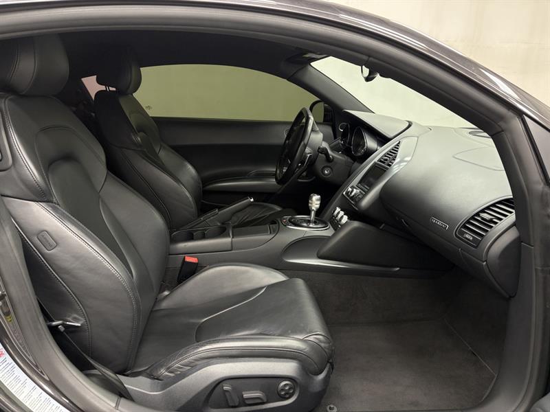 audi R8 2011 - 24