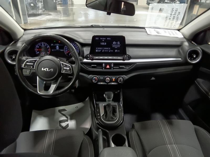 kia Forte 2022 - 12