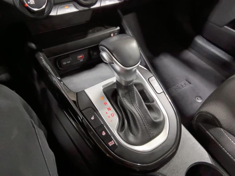 kia Forte 2022 - 19