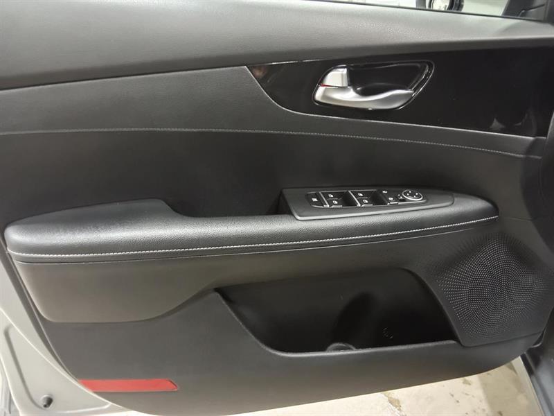 kia Forte 2022 - 25