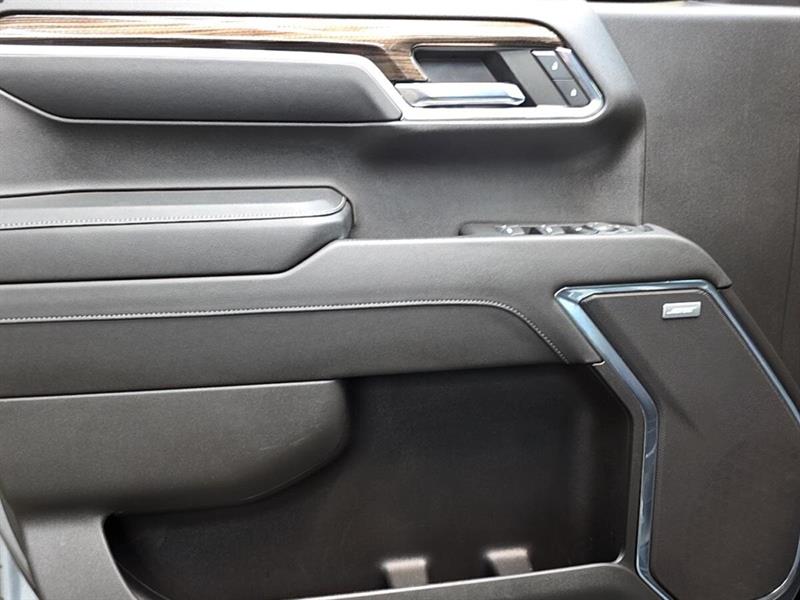 chevrolet Silverado 1500 2023 - 23