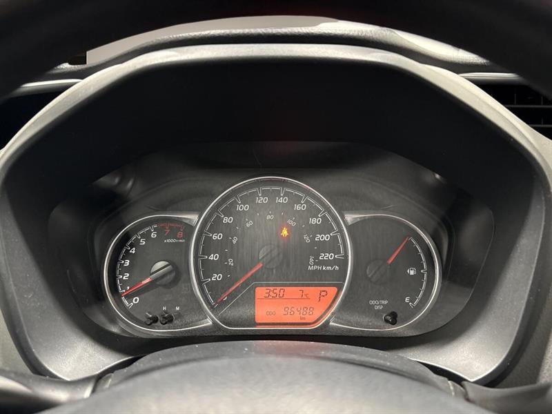 toyota Yaris Hatchback 2018 - 13