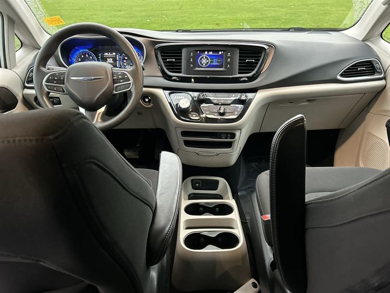 chrysler Pacifica 2017 - 29