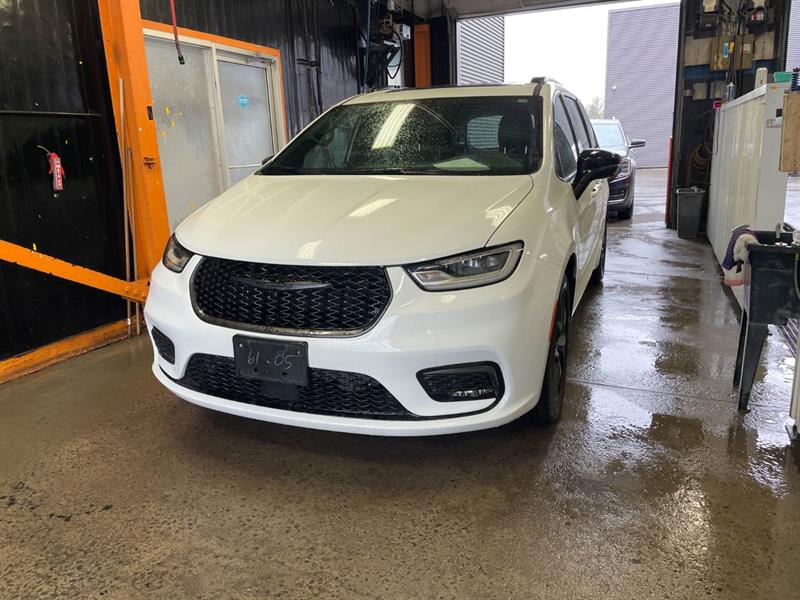 chrysler Pacifica 2024