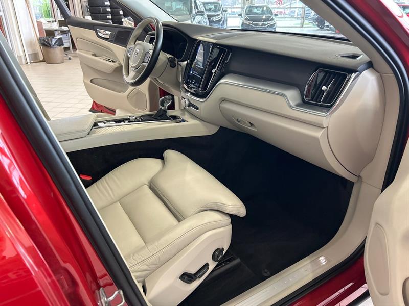 volvo XC60 2020 - 17
