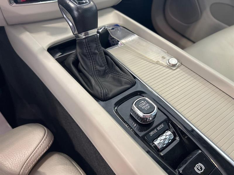 volvo XC60 2020 - 25