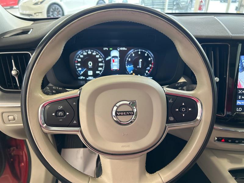 volvo XC60 2020 - 32