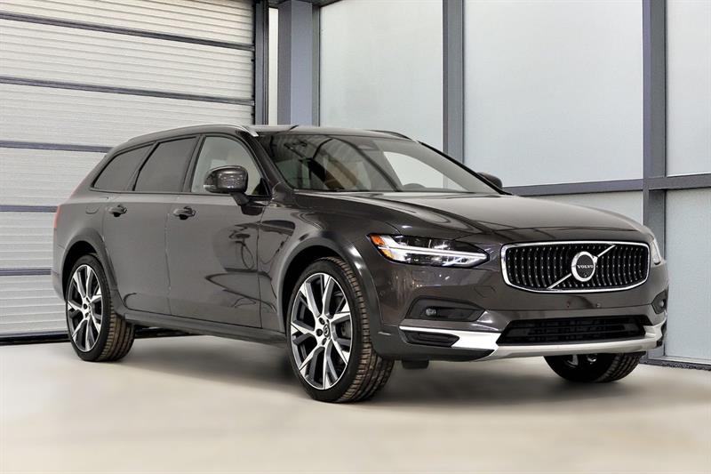 volvo V90 Cross Country 2024