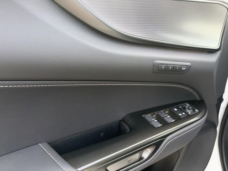lexus NX 450h+ 2026 - 21
