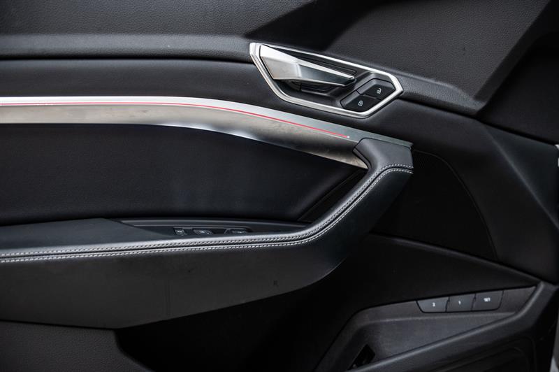 audi Q8 e-tron 2024 - 13