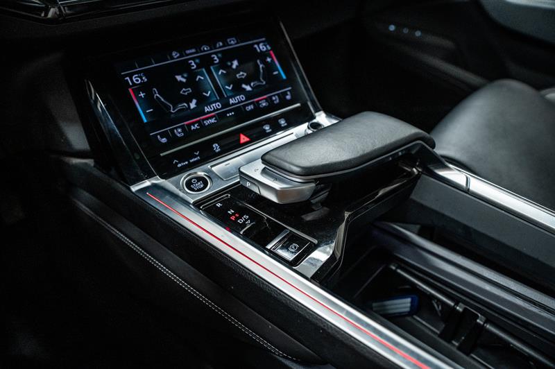 audi Q8 e-tron 2024 - 26