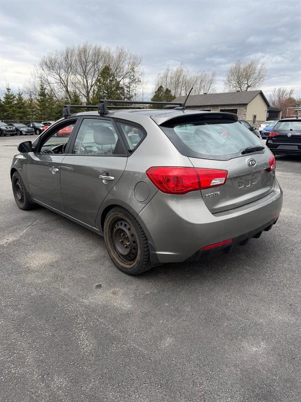 kia Forte 5-Door 2011 - 6
