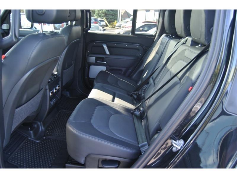 2023 Land Rover Defender - Image 10