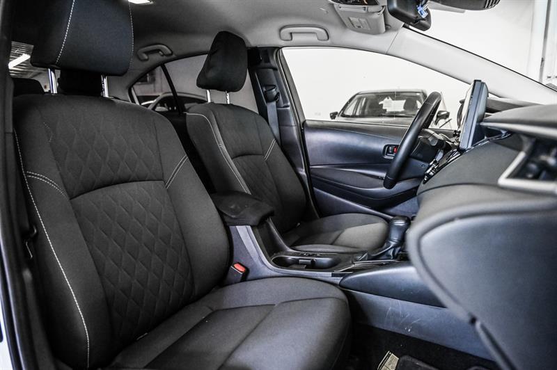 2024 Toyota Corolla - Image 32
