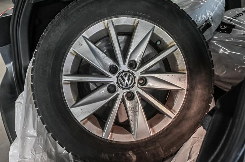 2015 Volkswagen Golf - Image 13