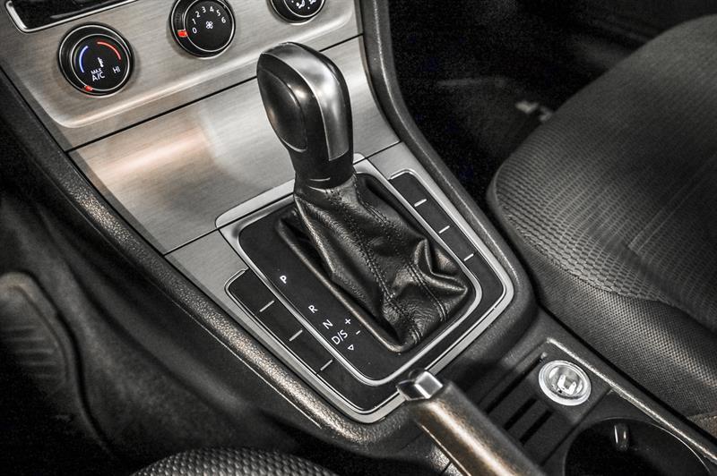 2015 Volkswagen Golf - Image 21