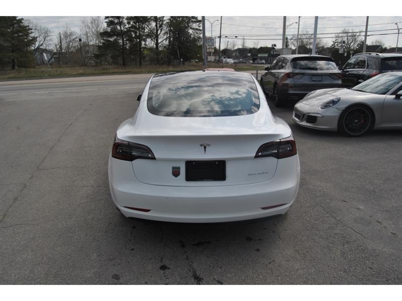 tesla Model 3 2022 - 4