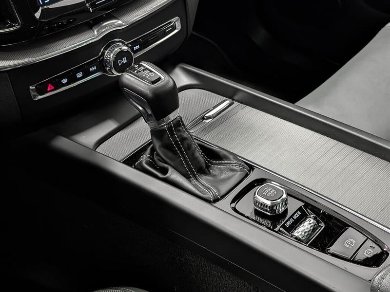 volvo XC60 2020 - 17