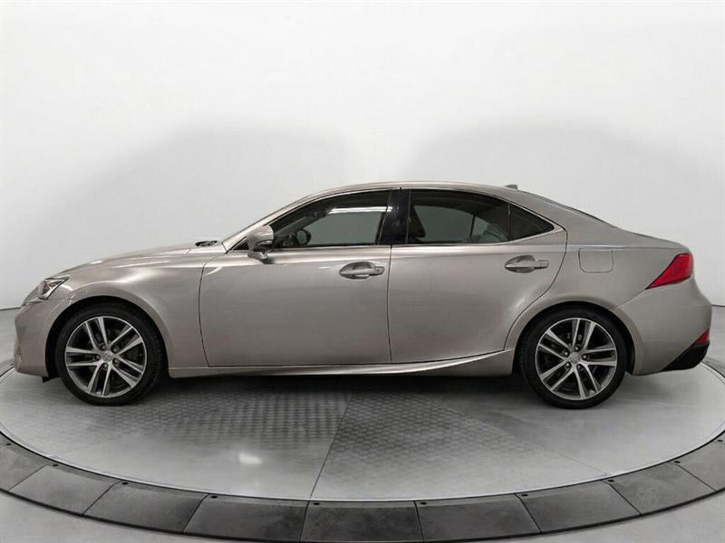 lexus IS 300 2017 - 2