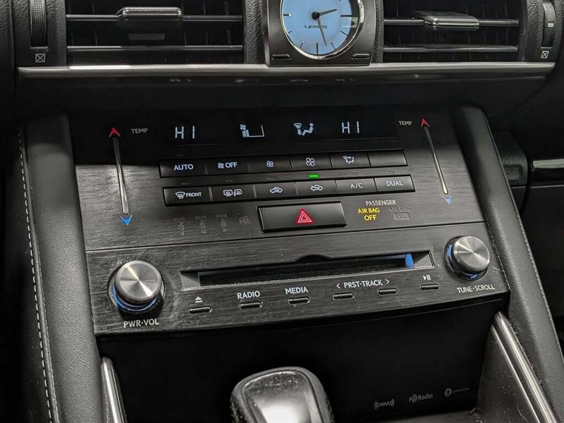 lexus IS 300 2017 - 12
