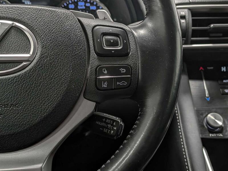 lexus IS 300 2017 - 14