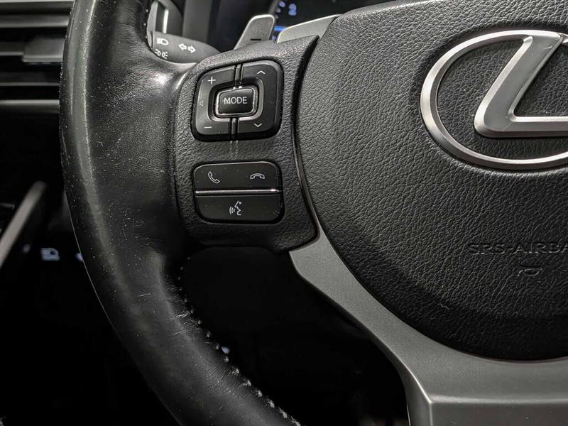 lexus IS 300 2017 - 15