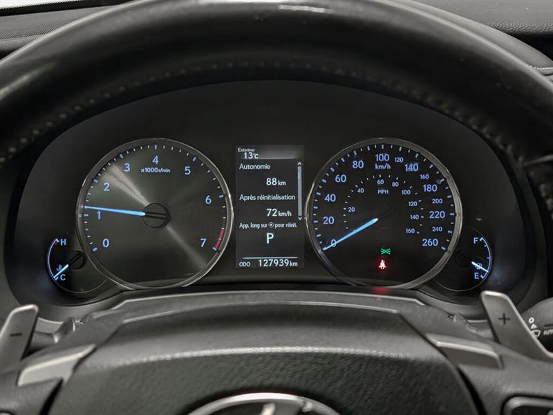 lexus IS 300 2017 - 16