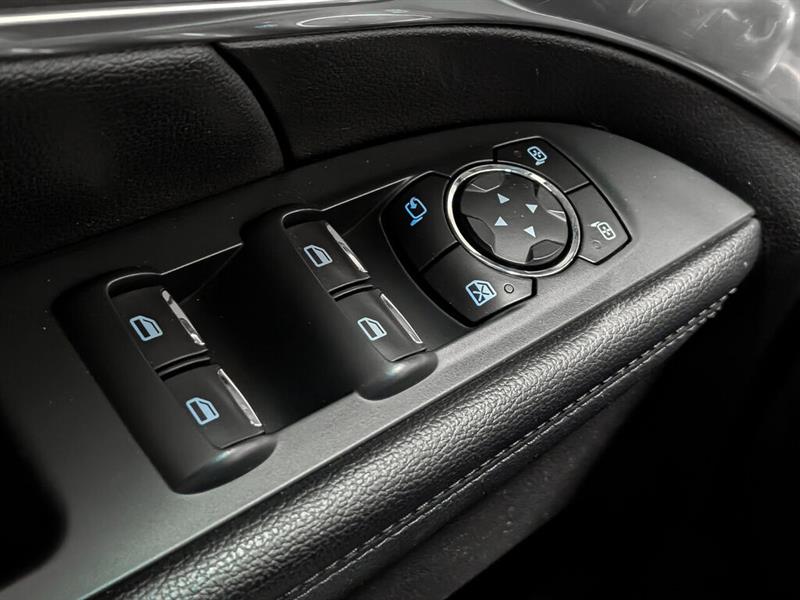ford Explorer 2016 - 24