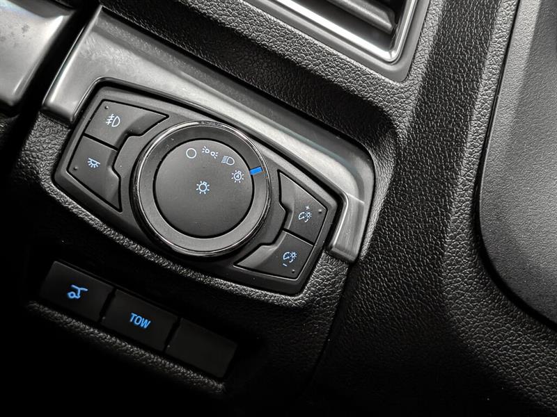 ford Explorer 2016 - 26