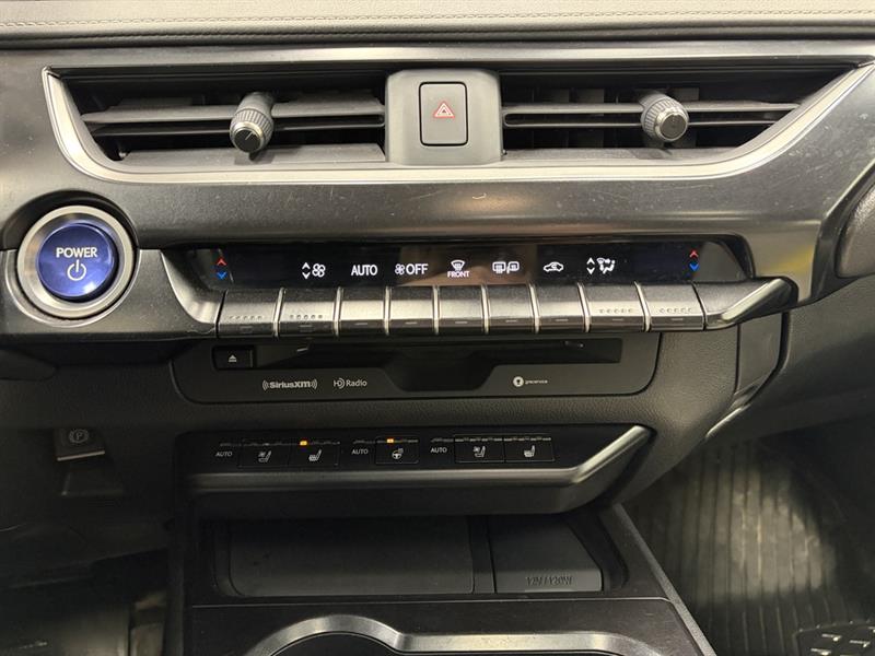 lexus UX 2019 - 26