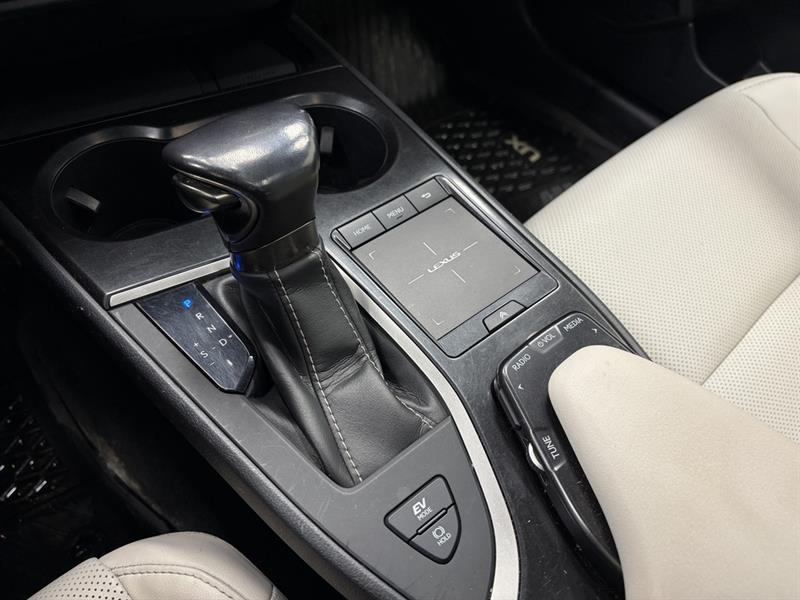 lexus UX 2019 - 27