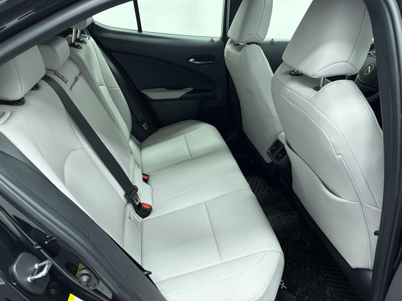 lexus UX 2019 - 30