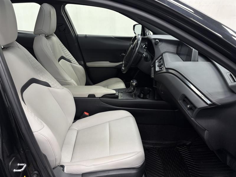 lexus UX 2019 - 31