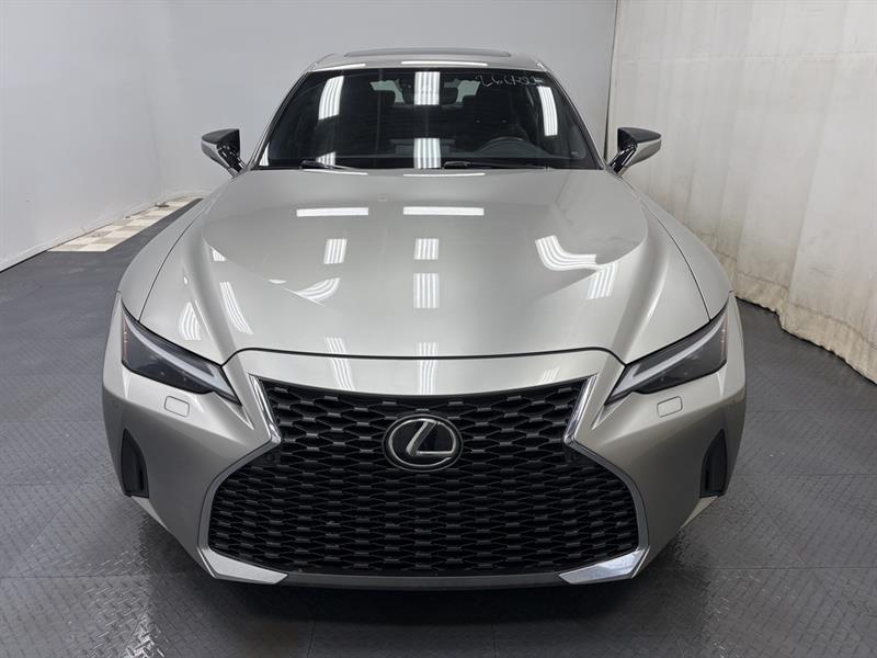 lexus IS 2021 - 16