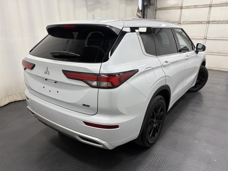 mitsubishi Outlander 2023 - 12