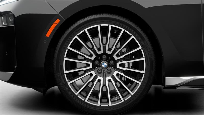 bmw 760 2026 - 14