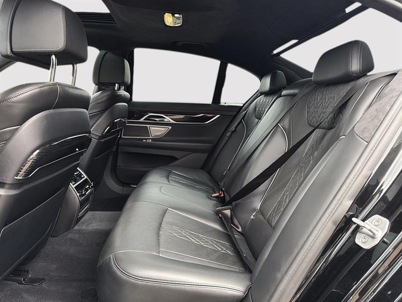 bmw 7 Series 2018 - 29