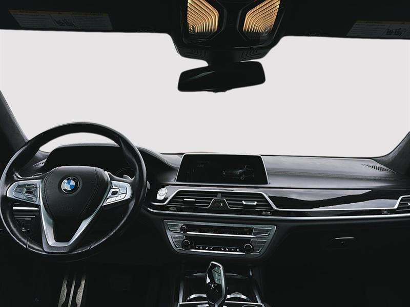 bmw 7 Series 2018 - 32