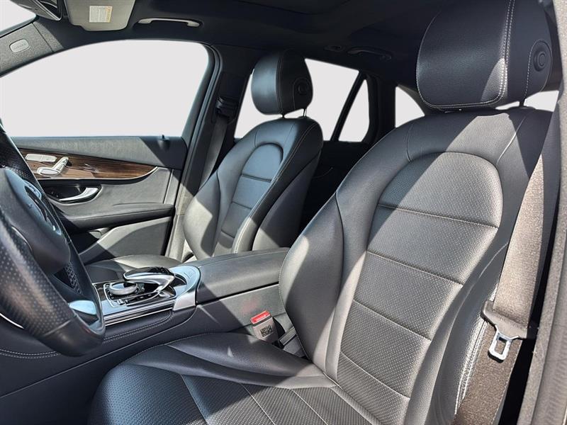 mercedes-benz GLC 300 2019 - 17