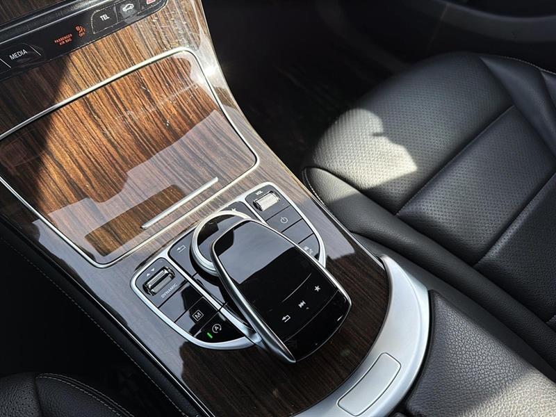 mercedes-benz GLC 300 2019 - 35