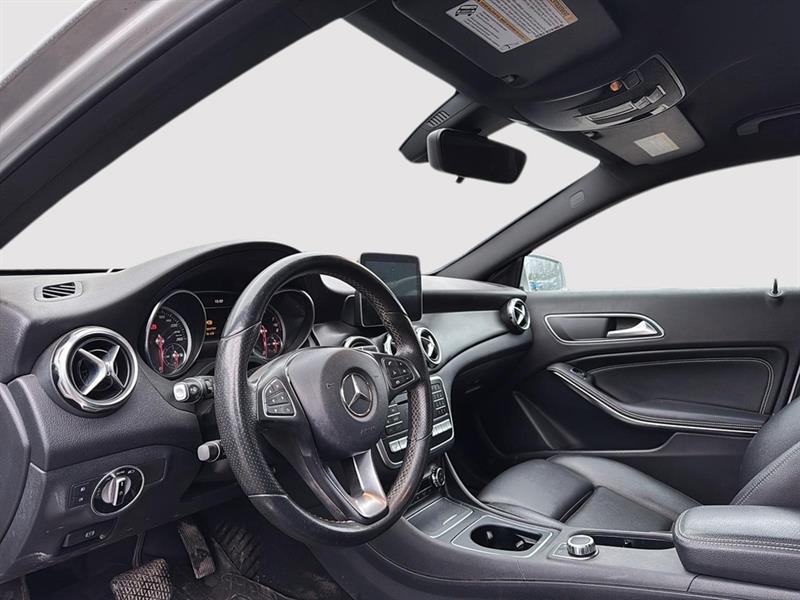 mercedes-benz GLA 250 2018 - 11
