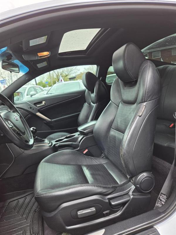 hyundai Coupé Genesis 2016 - 14