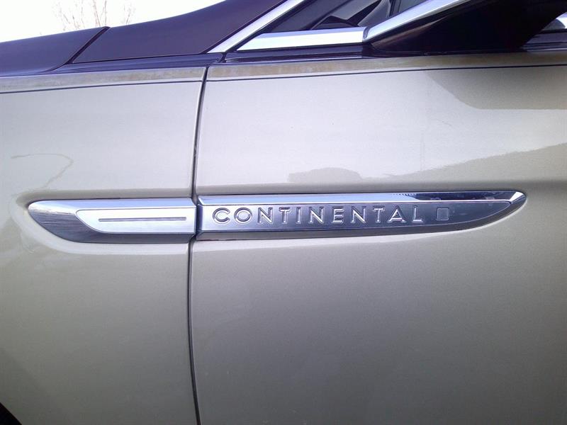 lincoln Continental 2017 - 17