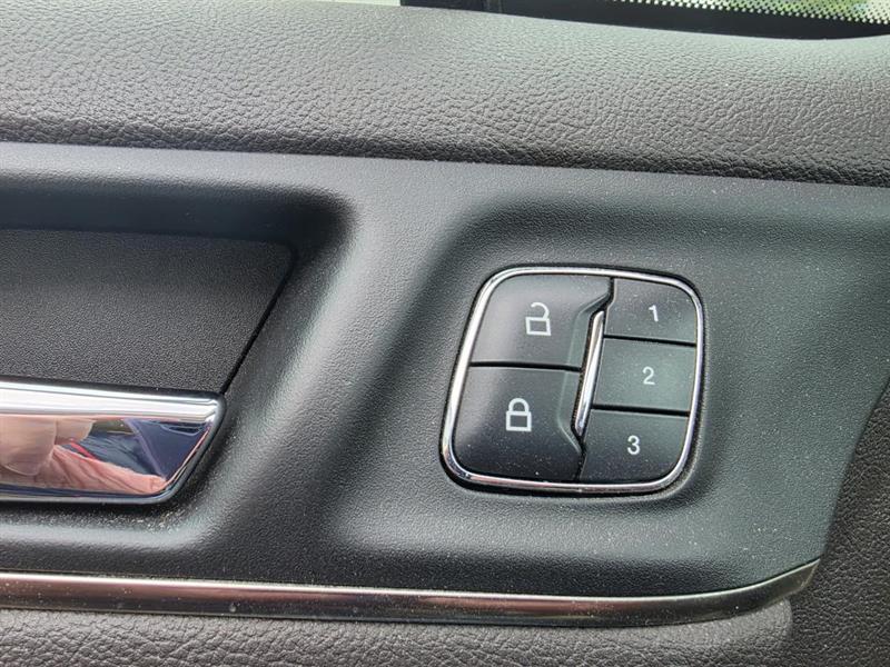 lincoln MKC 2016 - 23