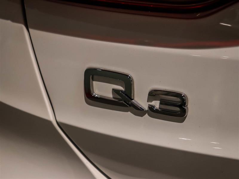 audi Q3 2022 - 16
