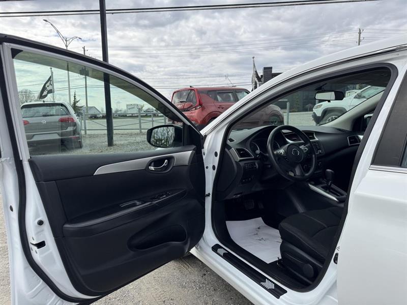 nissan Sentra 2018 - 12