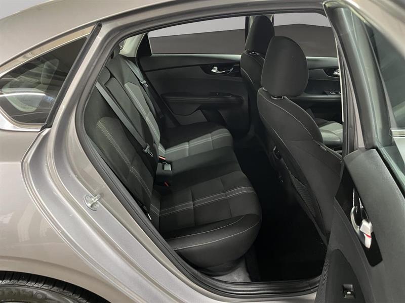 kia Forte 2023 - 21
