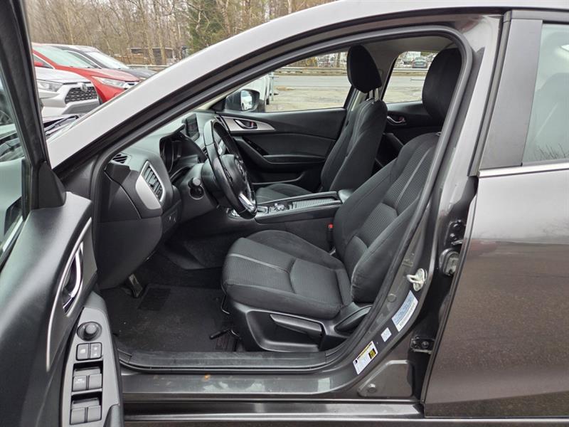 mazda Mazda3 2018 - 11