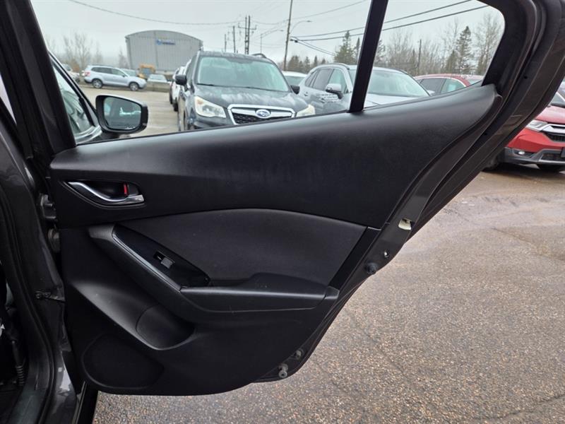 mazda Mazda3 2018 - 17