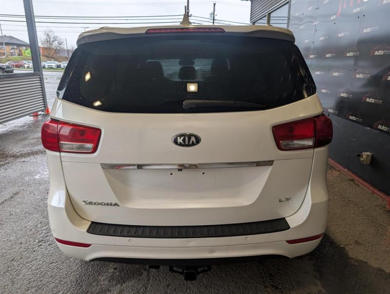 kia Sedona 2016 - 9